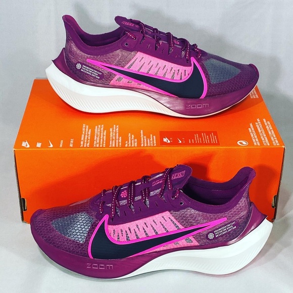 nike zoom gravity true berry